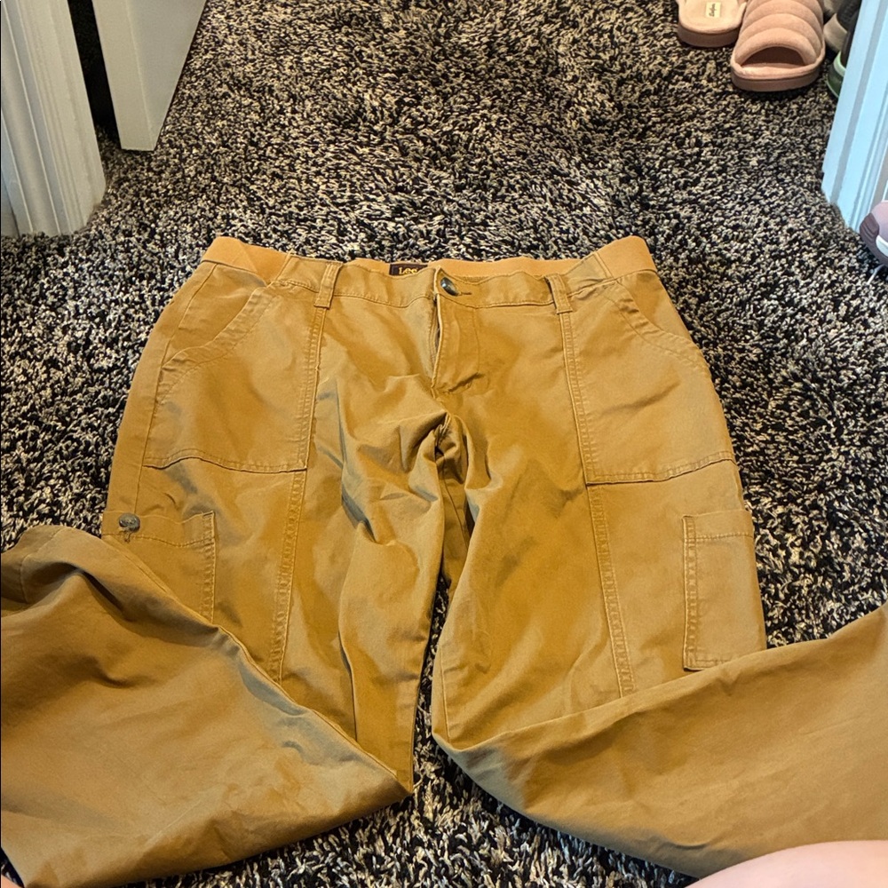Women’s  Tan Cargo Pants